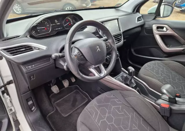 PEUGEOT 2008 PureTech 82 Urban Move