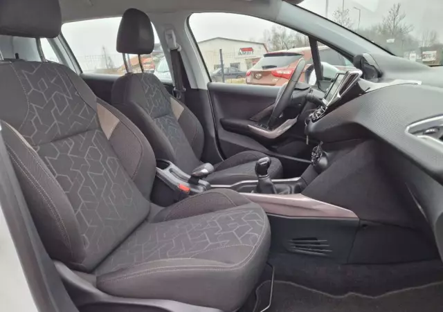 PEUGEOT 2008 PureTech 82 Urban Move