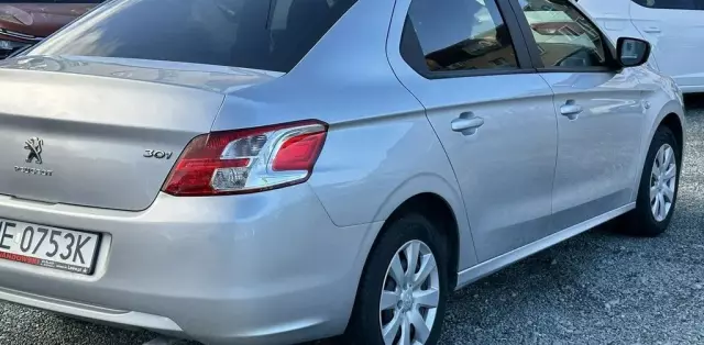 PEUGEOT 301 