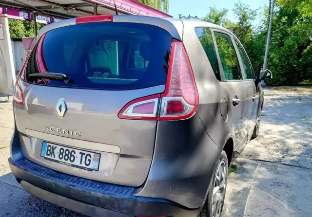 RENAULT Scenic 