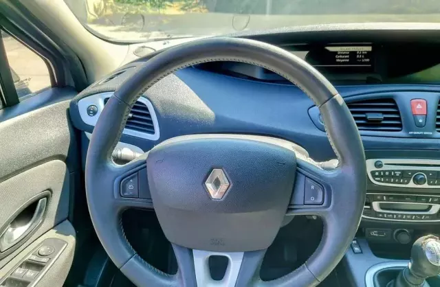 RENAULT Scenic 