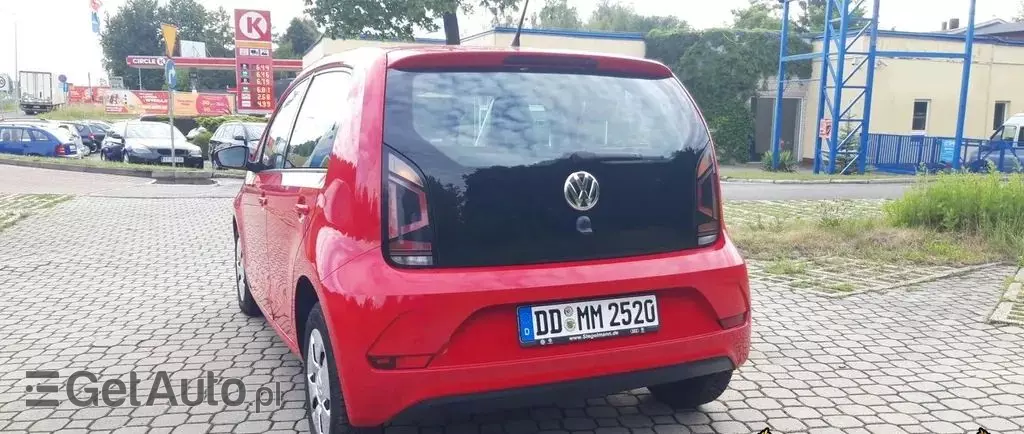 VOLKSWAGEN Up! 