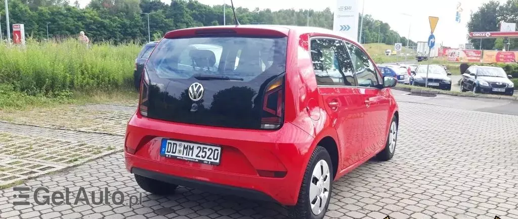 VOLKSWAGEN Up! 