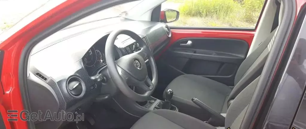 VOLKSWAGEN Up! 