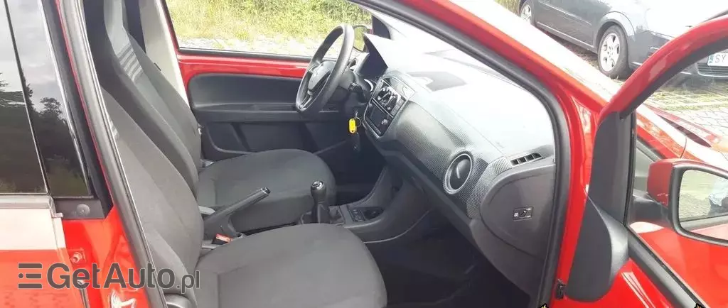 VOLKSWAGEN Up! 