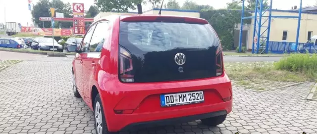 VOLKSWAGEN Up! 