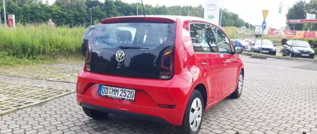 VOLKSWAGEN Up! 