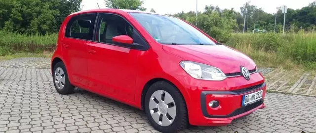 VOLKSWAGEN Up! 