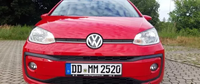 VOLKSWAGEN Up! 