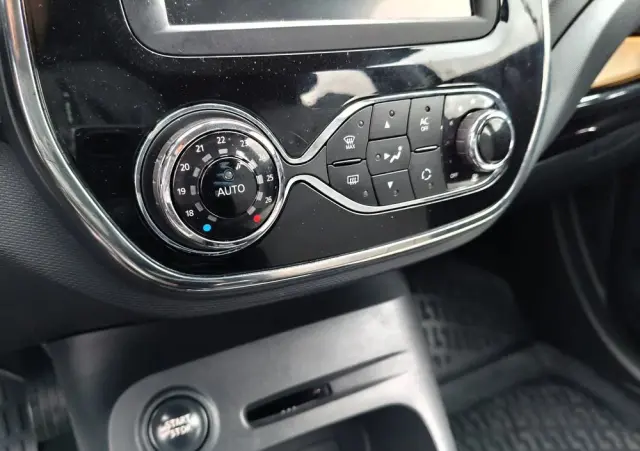 RENAULT Captur ENERGY TCe 90 Start&Stop Luxe