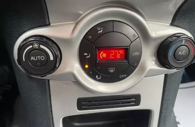 FORD Fiesta 1.4 (73 KM)