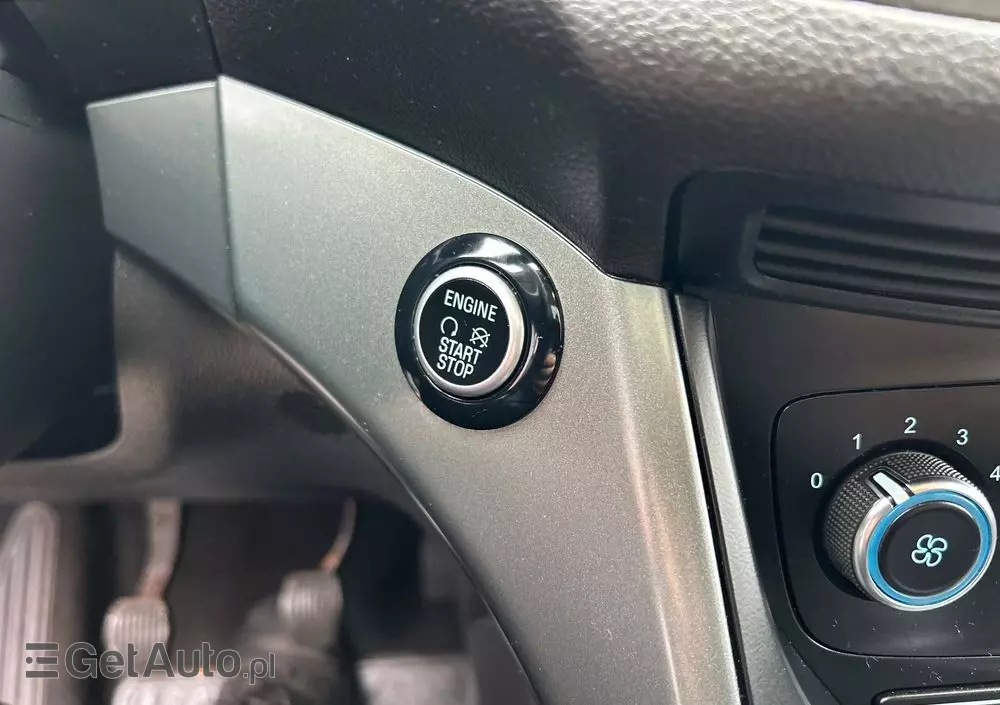 FORD Kuga 1.5 EcoBoost 2x4 Black & Silver