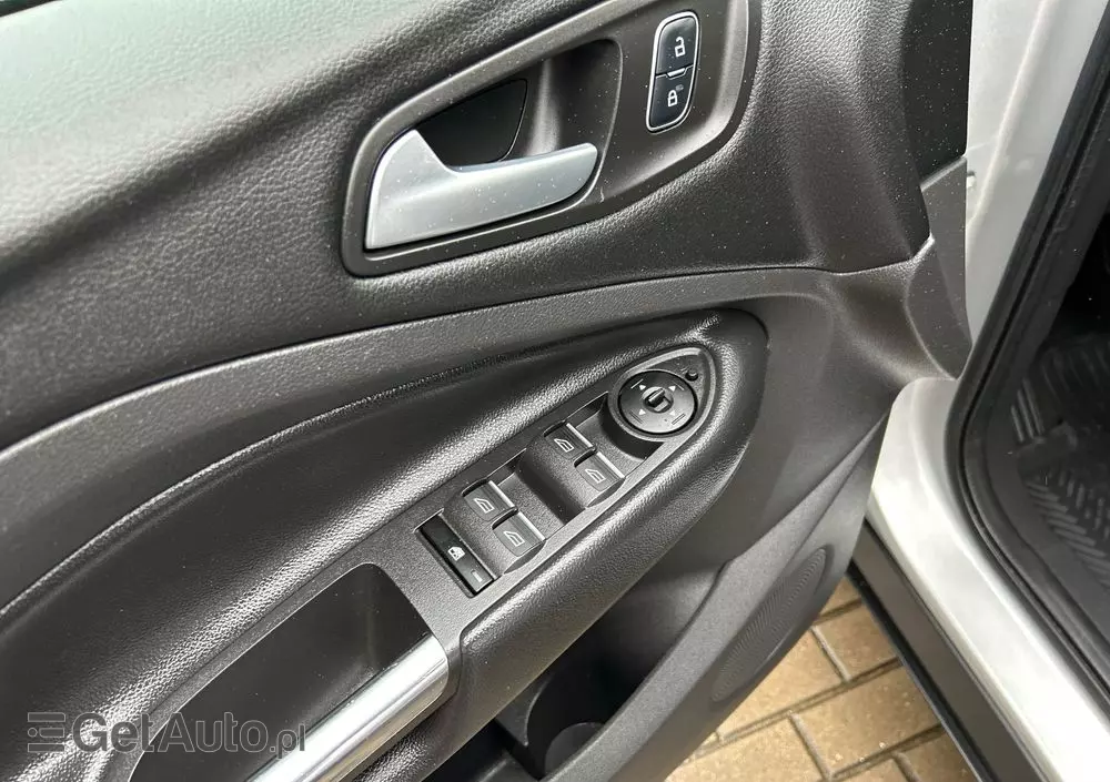 FORD Kuga 1.5 EcoBoost 2x4 Black & Silver