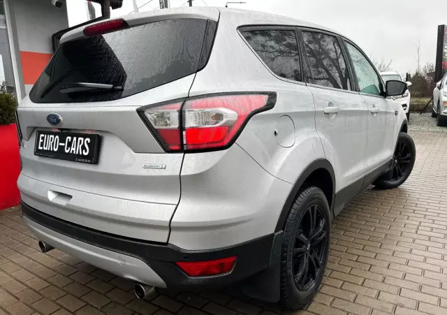 FORD Kuga 1.5 EcoBoost 2x4 Black & Silver