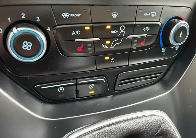 FORD Kuga 1.5 EcoBoost 2x4 Black & Silver