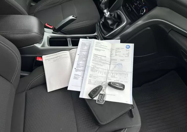 FORD Kuga 1.5 EcoBoost 2x4 Black & Silver