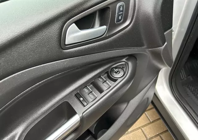 FORD Kuga 1.5 EcoBoost 2x4 Black & Silver