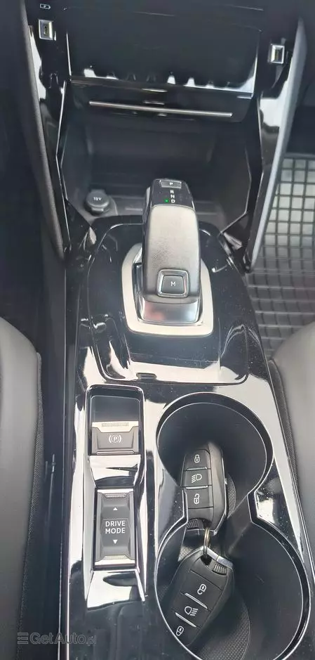 PEUGEOT 2008 1.2 PureTech Allure S&S EAT8