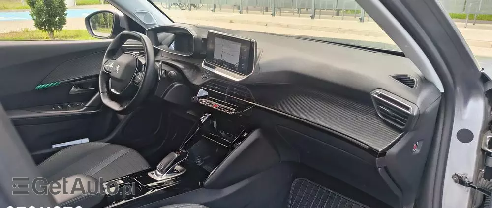 PEUGEOT 2008 1.2 PureTech Allure S&S EAT8