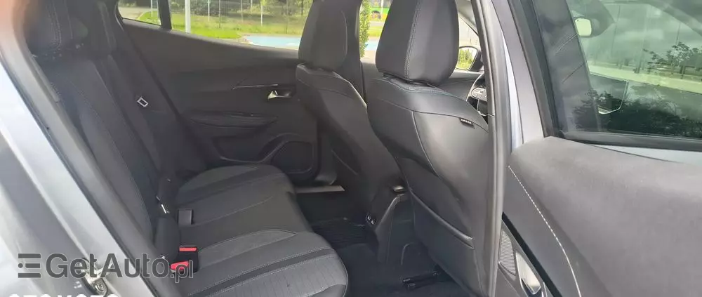 PEUGEOT 2008 1.2 PureTech Allure S&S EAT8