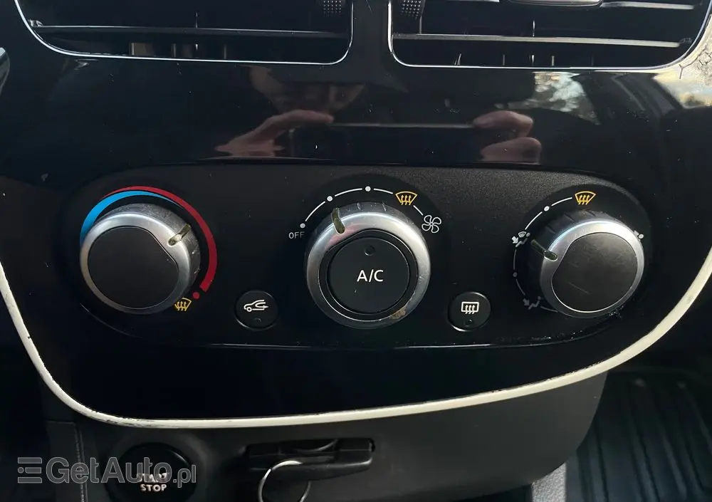 RENAULT Clio TCe 90 Dynamique