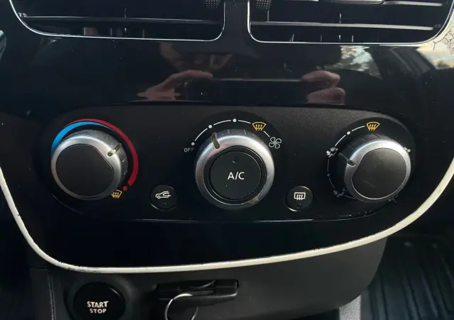 RENAULT Clio TCe 90 Dynamique