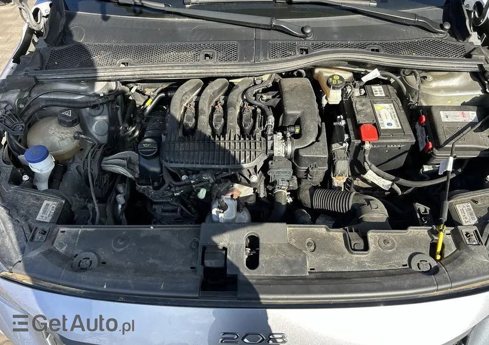 PEUGEOT 208 