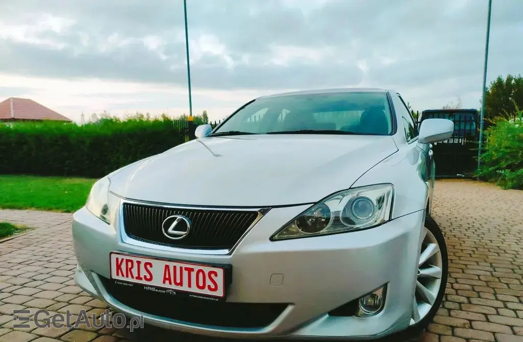 LEXUS IS 
