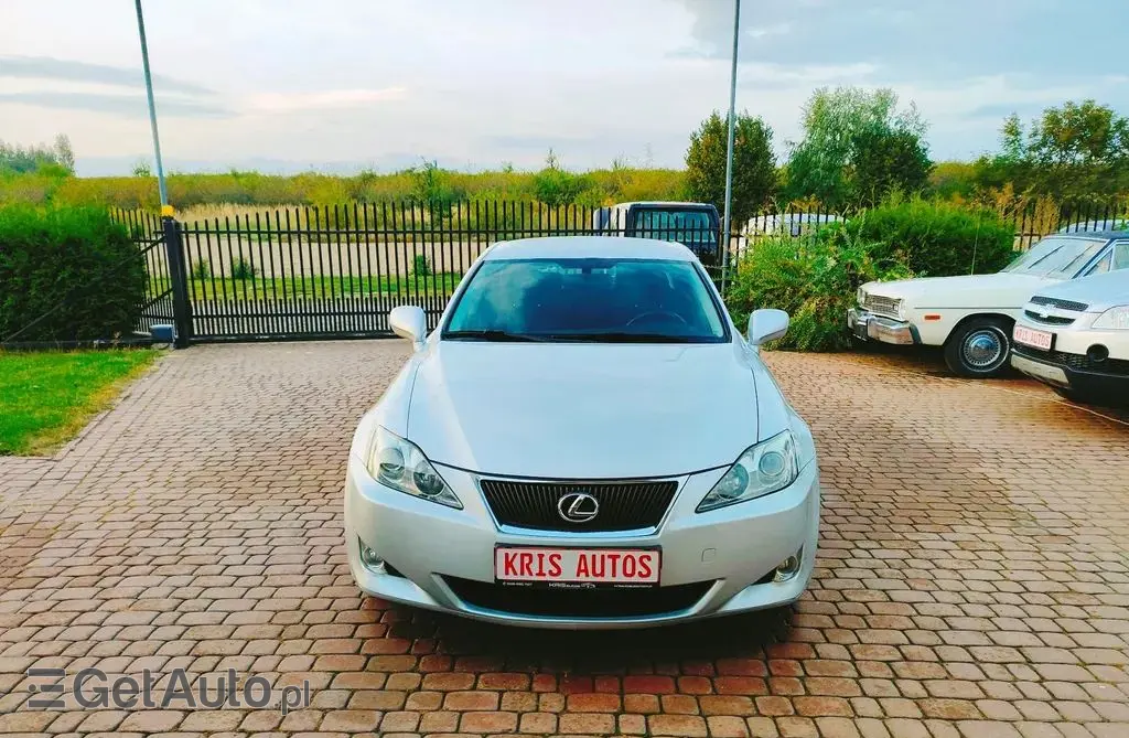 LEXUS IS 