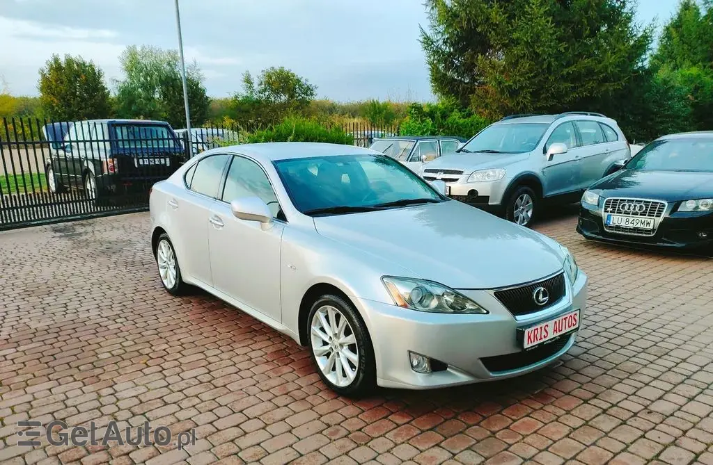 LEXUS IS 