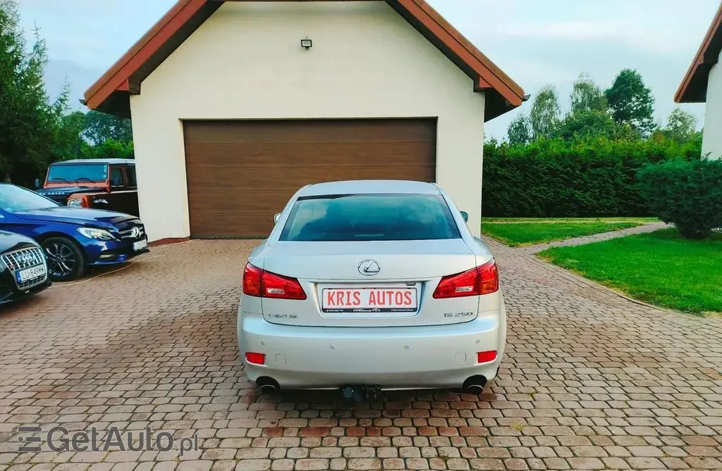 LEXUS IS 