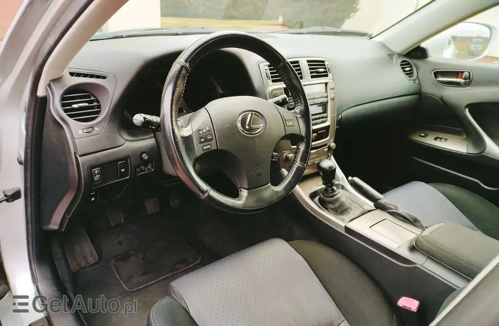 LEXUS IS 