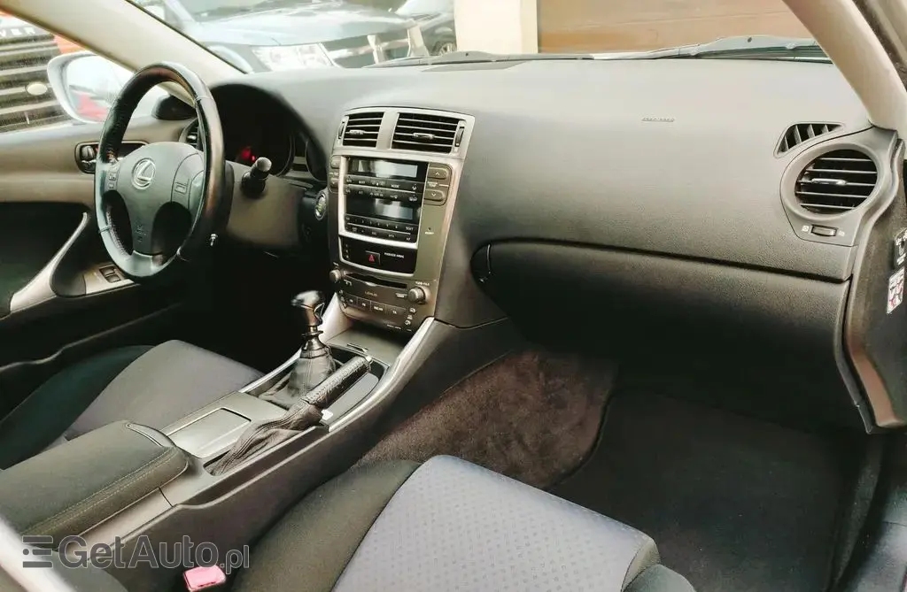 LEXUS IS 