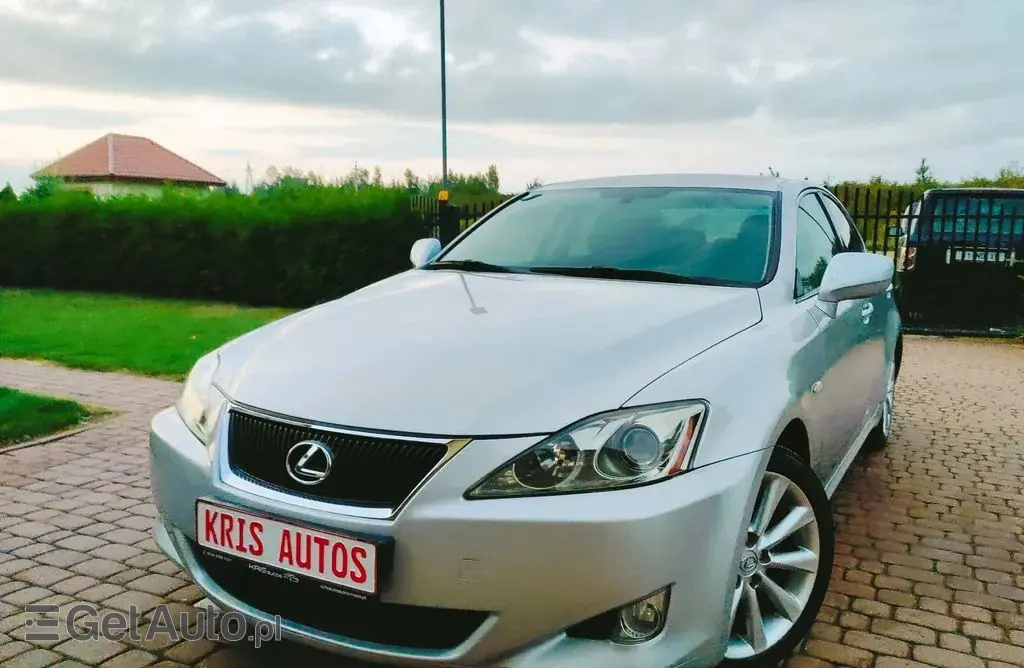 LEXUS IS 