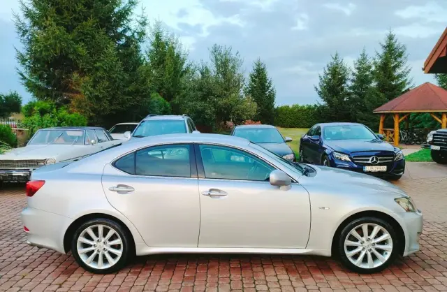LEXUS IS 