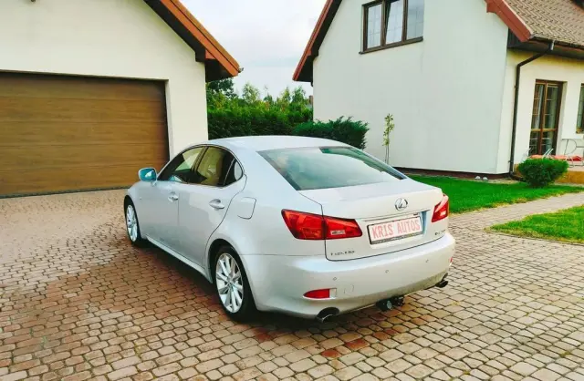 LEXUS IS 