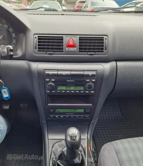 SKODA Octavia 