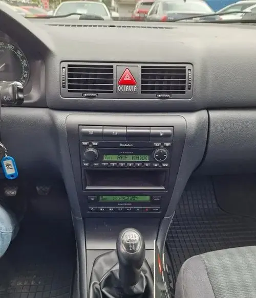 SKODA Octavia 