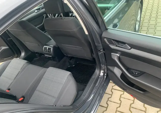 VOLKSWAGEN Passat 2.0 TDI EVO Business DSG