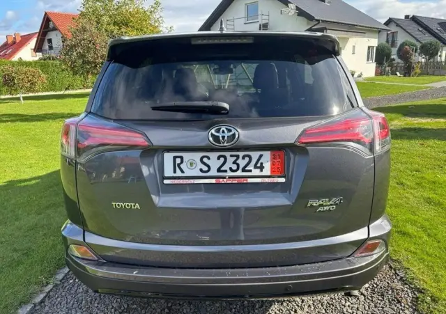 TOYOTA RAV4 2.0 4x4 Executive