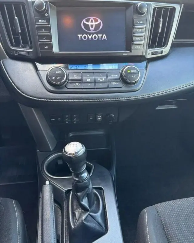 TOYOTA RAV4 2.0 4x4 Executive