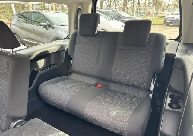 VOLKSWAGEN Caddy 2.0 (7-Si.) DSG Maxi Highline