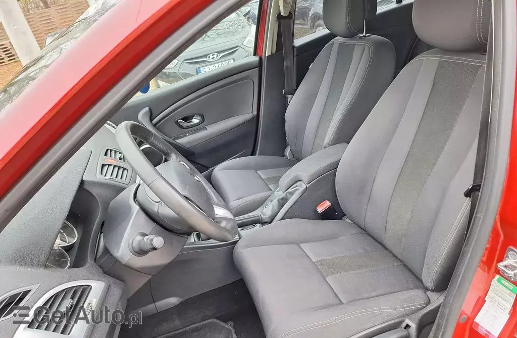 RENAULT Megane 1.6 16V (110 KM)