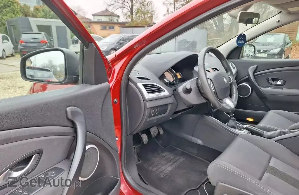 RENAULT Megane 1.6 16V (110 KM)