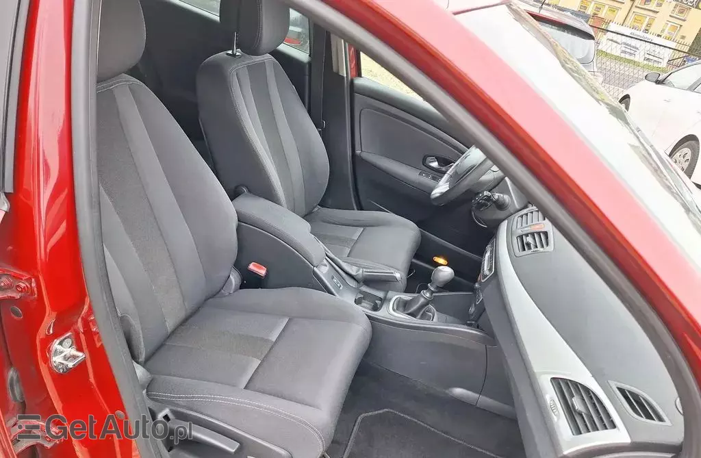 RENAULT Megane 1.6 16V (110 KM)