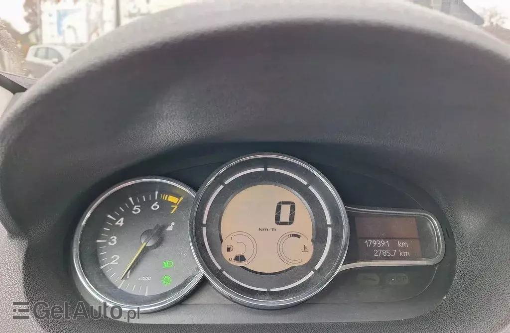 RENAULT Megane 1.6 16V (110 KM)