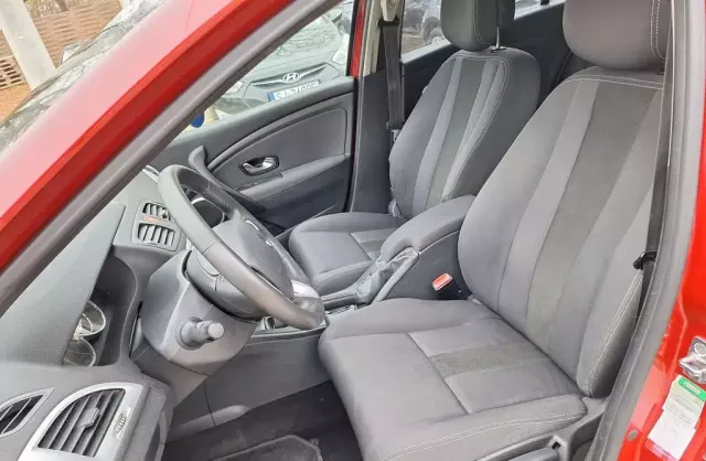 RENAULT Megane 1.6 16V (110 KM)