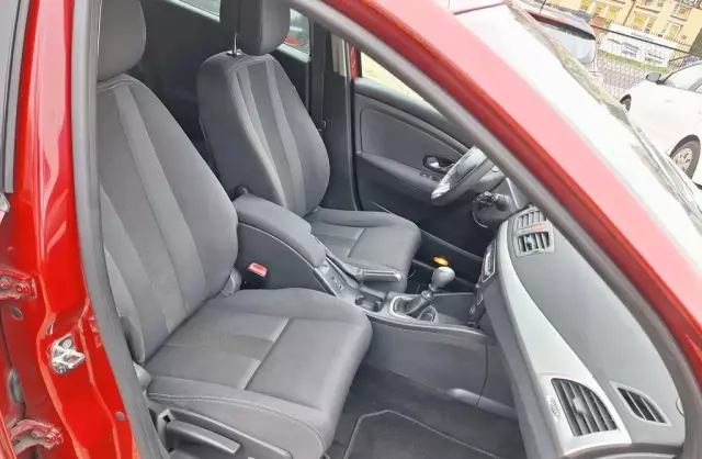 RENAULT Megane 1.6 16V (110 KM)