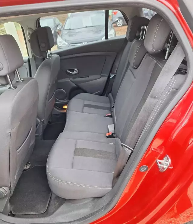 RENAULT Megane 1.6 16V (110 KM)