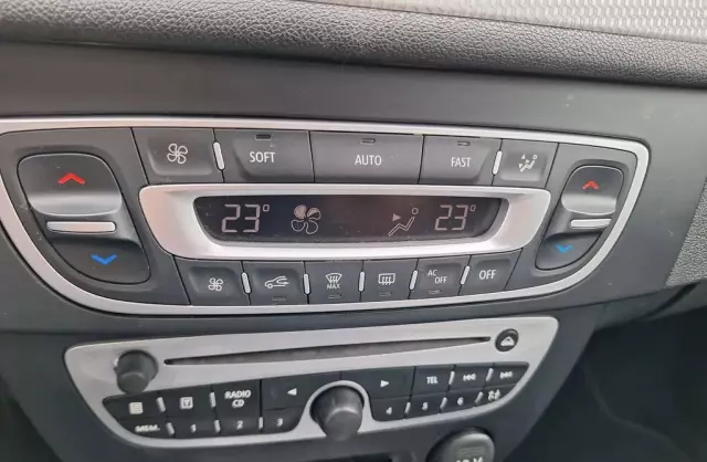 RENAULT Megane 1.6 16V (110 KM)